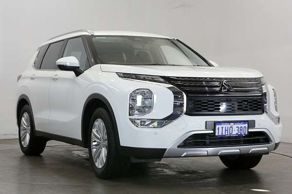 2024 Mitsubishi Outlander LS ZM