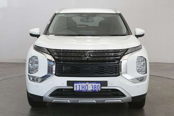 2024 Mitsubishi Outlander LS ZM
