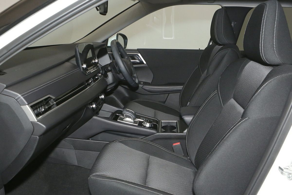 2024 Mitsubishi Outlander LS ZM