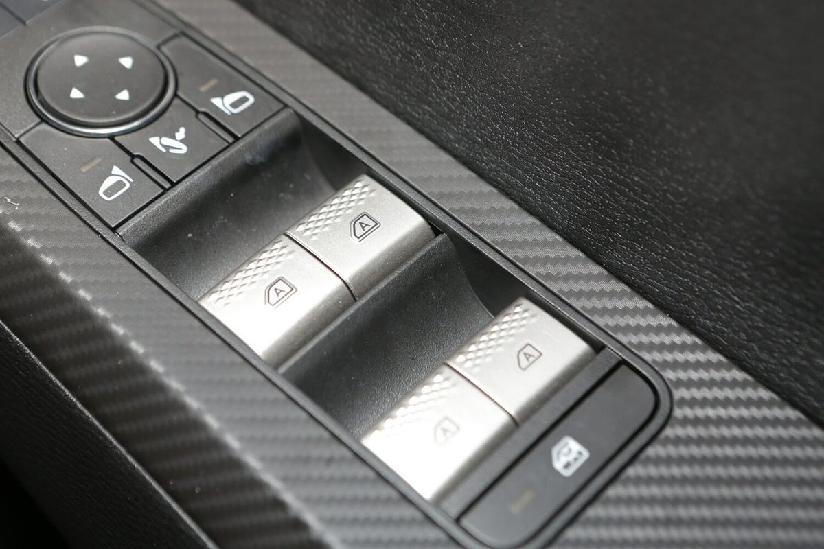 2024 Mitsubishi Outlander LS ZM