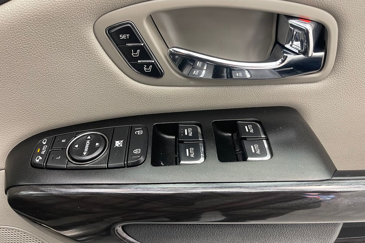 2018 Kia Carnival Platinum YP