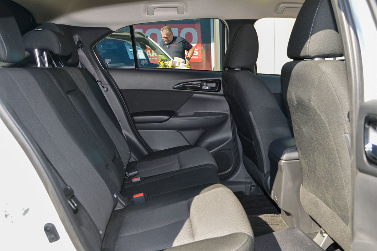 2024 Mitsubishi Eclipse Cross PHEV ES YB