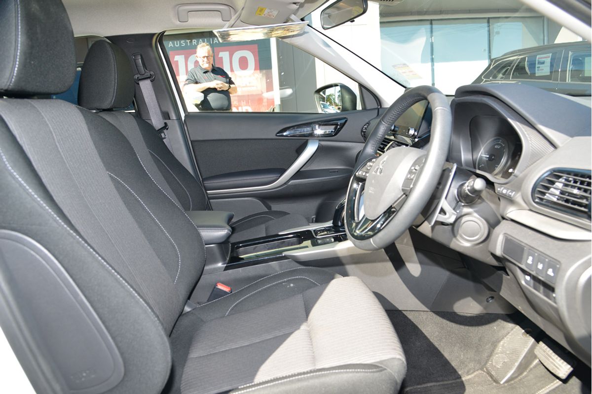 2024 Mitsubishi Eclipse Cross PHEV ES YB