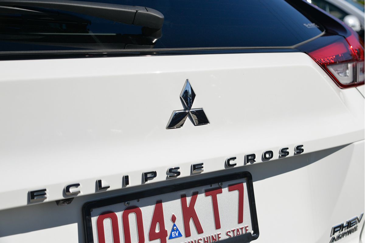 2024 Mitsubishi Eclipse Cross PHEV ES YB