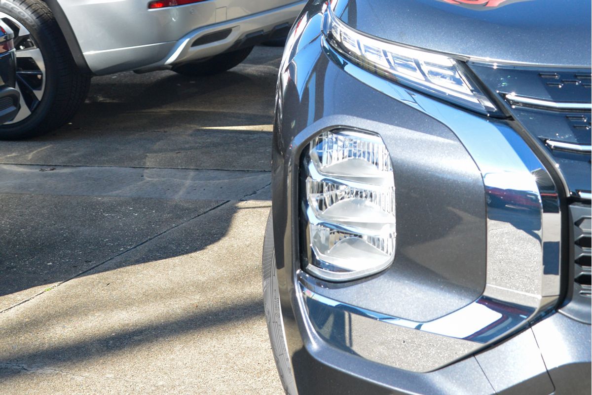 2024 Mitsubishi Outlander ES ZM