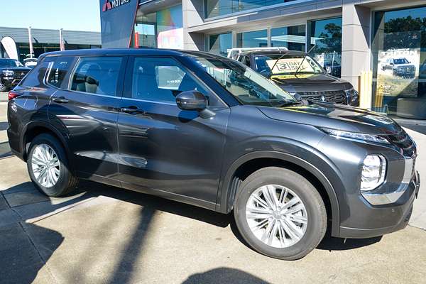 2024 Mitsubishi Outlander ES ZM