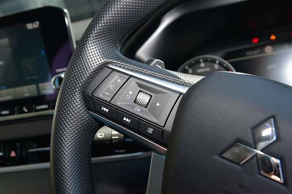 2024 Mitsubishi Outlander ES ZM