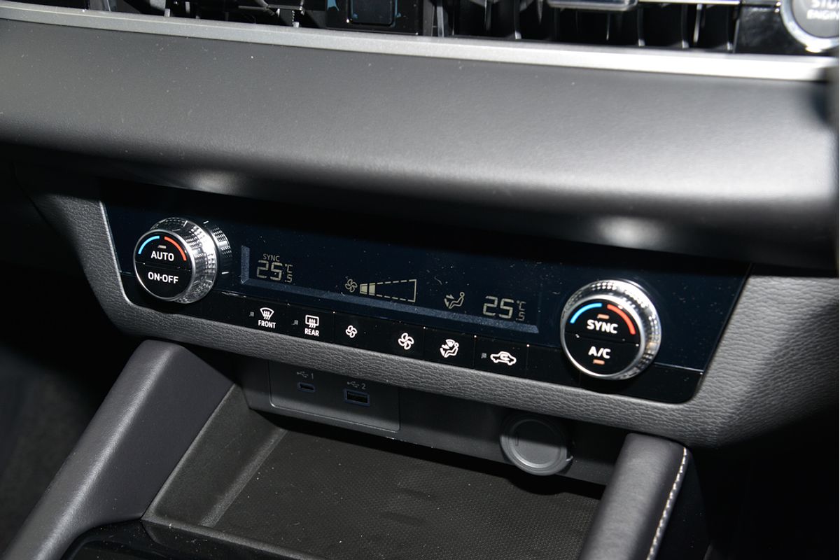 2024 Mitsubishi Outlander ES ZM