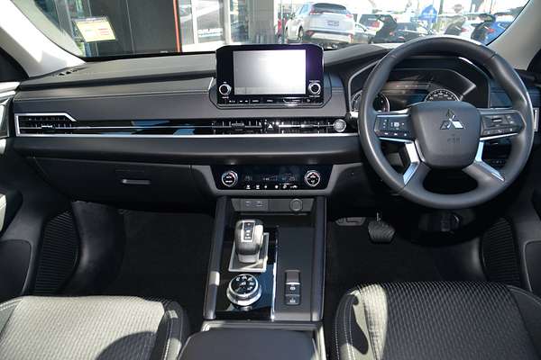 2024 Mitsubishi Outlander ES ZM