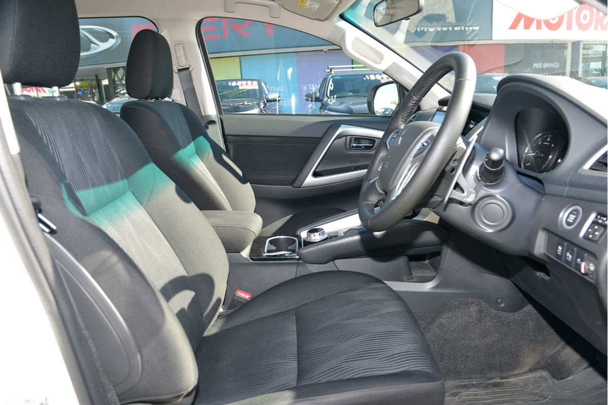 2024 Mitsubishi Pajero Sport GLX QF