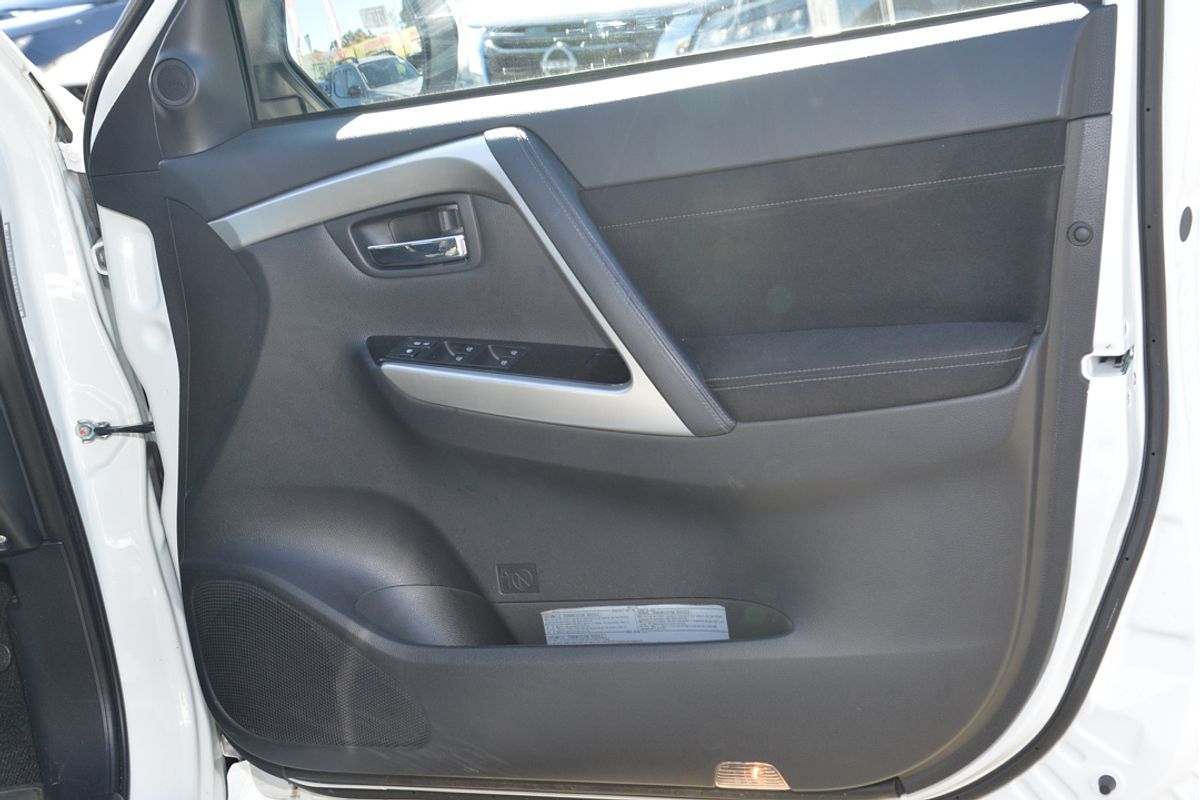 2024 Mitsubishi Pajero Sport GLX QF