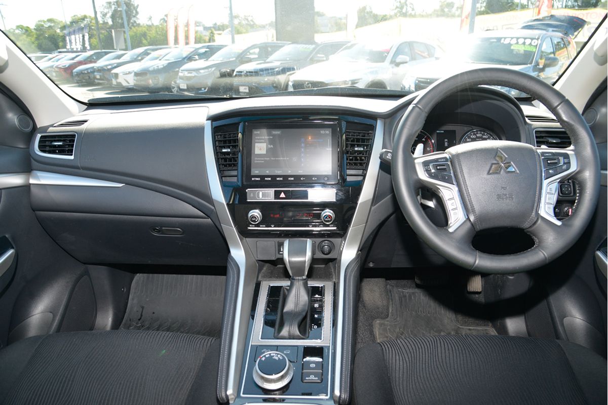 2024 Mitsubishi Pajero Sport GLX QF