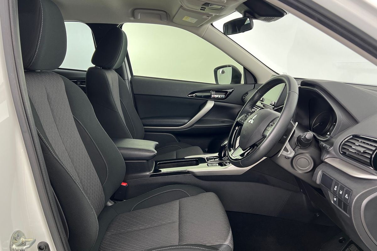 2024 Mitsubishi Eclipse Cross PHEV ES YB
