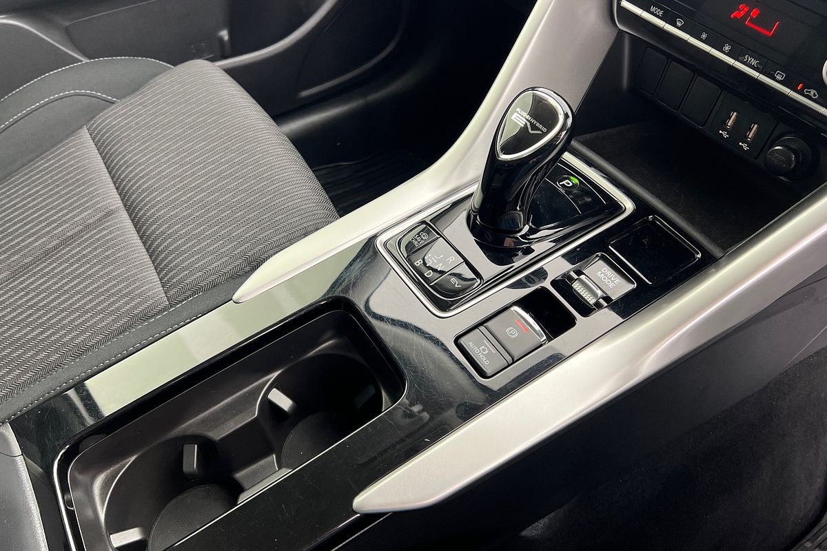2024 Mitsubishi Eclipse Cross PHEV ES YB