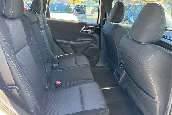 2023 Mitsubishi Outlander ES ZM