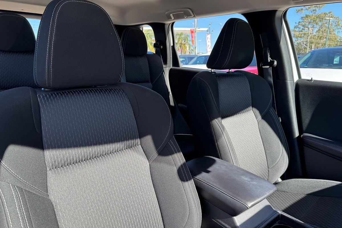 2023 Mitsubishi Outlander ES ZM