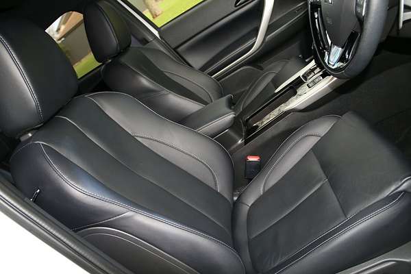 2024 Mitsubishi Eclipse Cross PHEV Exceed YB