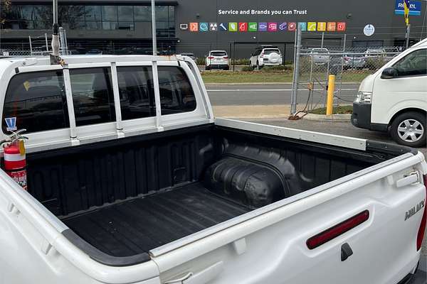 2015 Toyota Hilux SR GUN126R 4X4