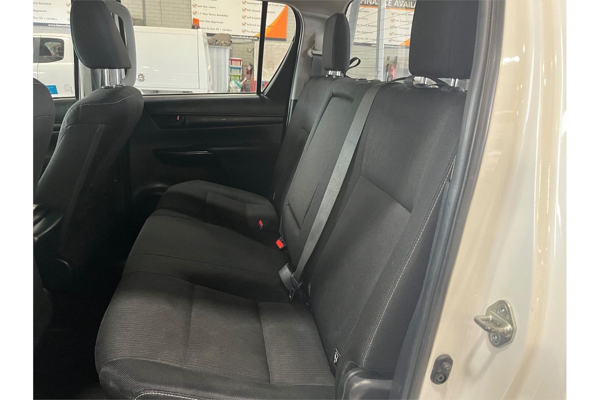 2015 Toyota Hilux SR GUN126R 4X4