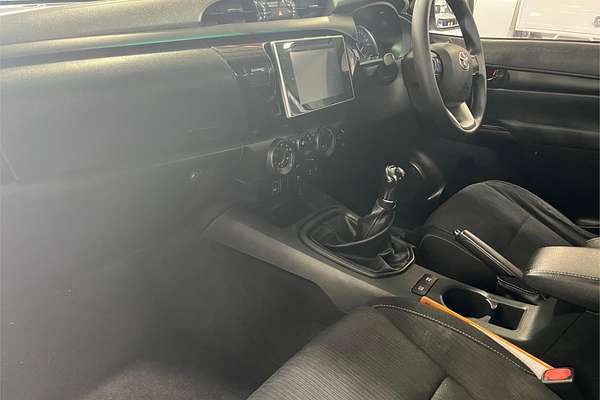 2015 Toyota Hilux SR GUN126R 4X4