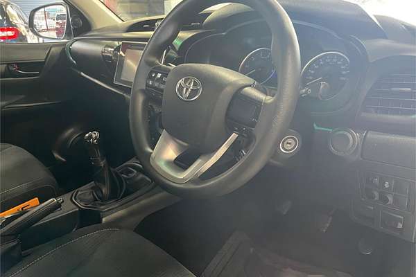 2015 Toyota Hilux SR GUN126R 4X4