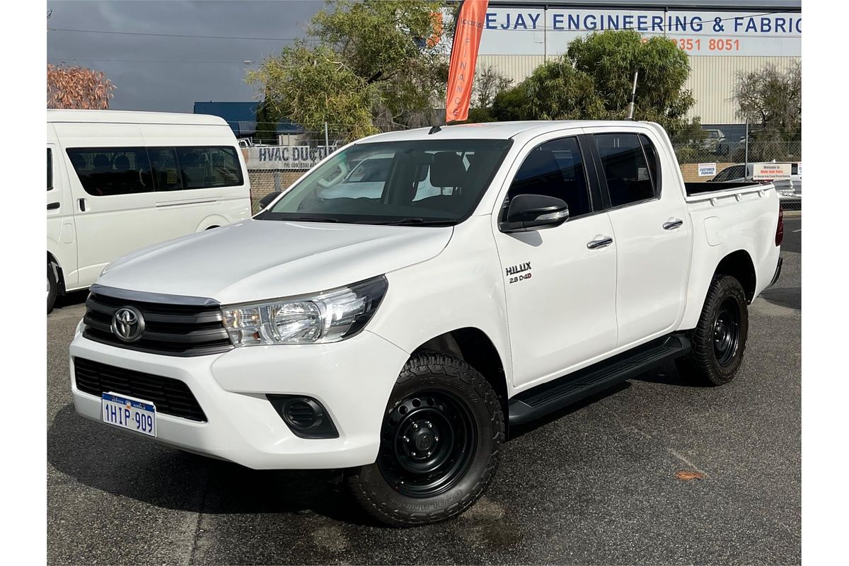 2015 Toyota Hilux SR GUN126R 4X4