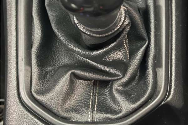 2015 Toyota Hilux SR GUN126R 4X4