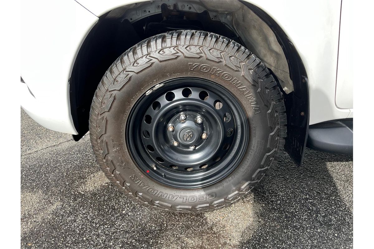 2015 Toyota Hilux SR GUN126R 4X4