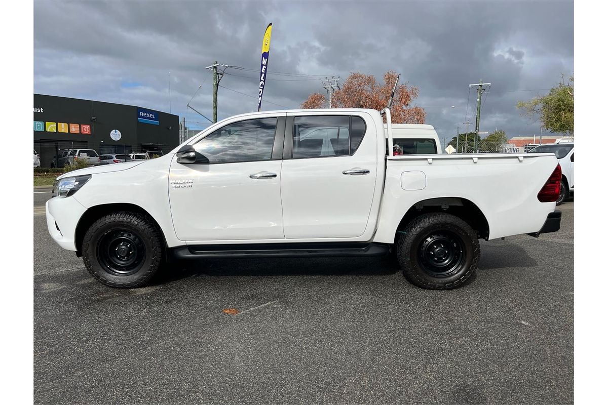 2015 Toyota Hilux SR GUN126R 4X4