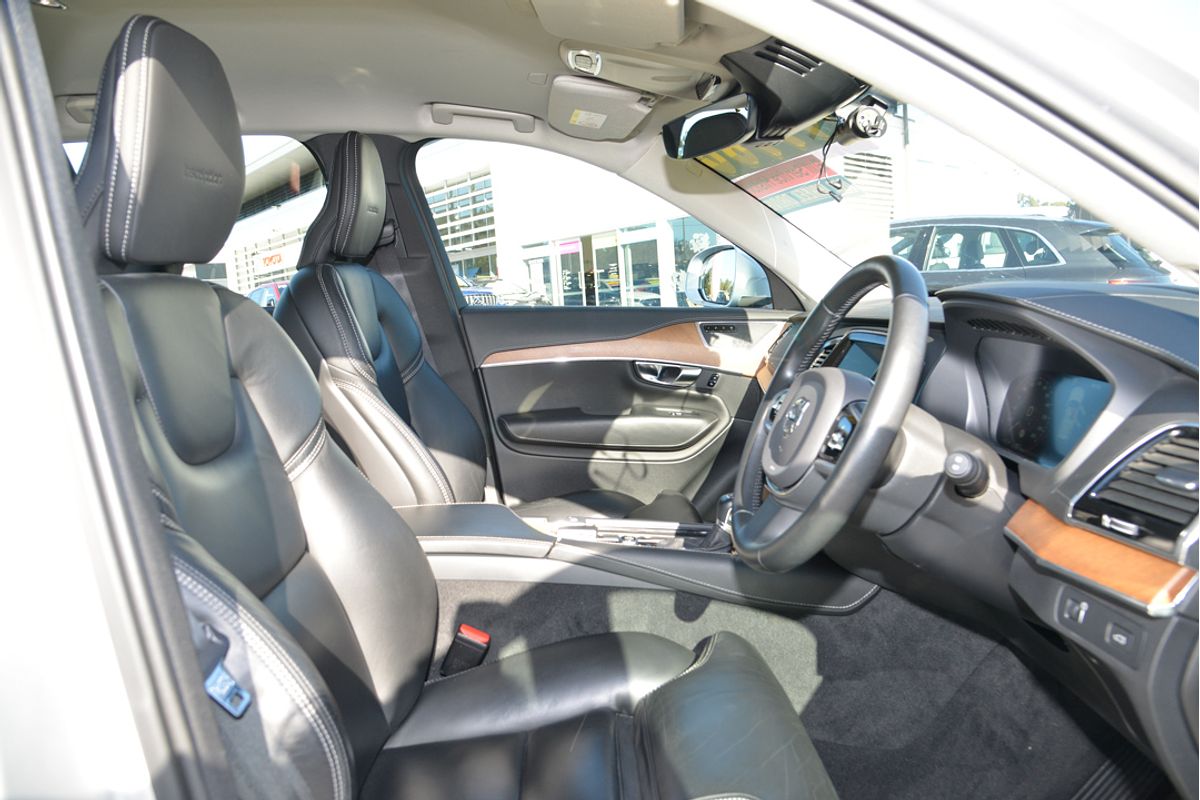 2019 Volvo XC90 T6 Inscription