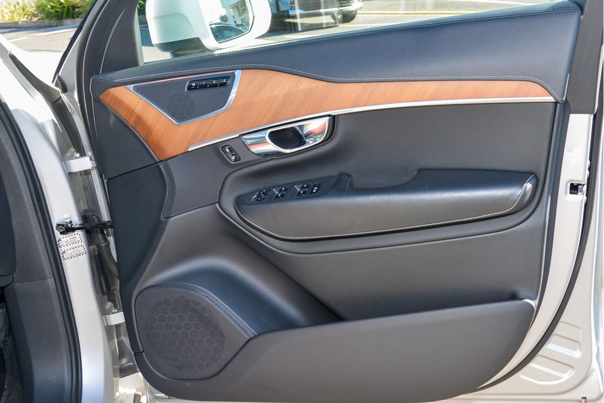 2019 Volvo XC90 T6 Inscription
