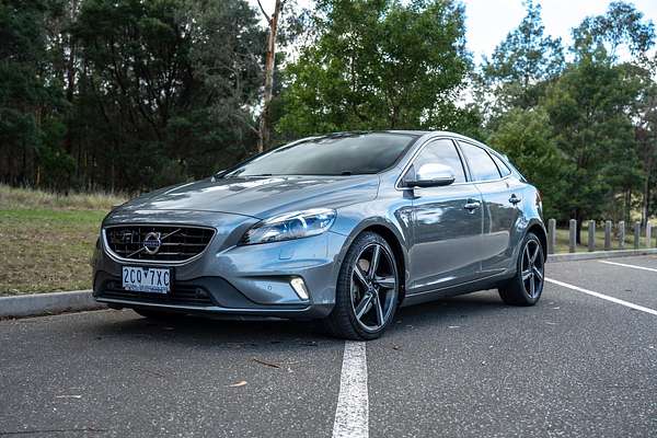 2015 Volvo V40 T5 R-Design