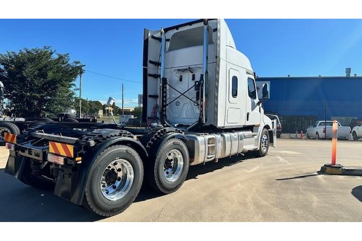 2024 Freightliner Cascadia 126