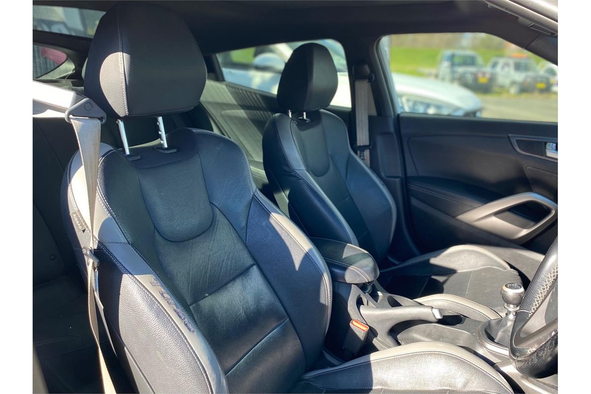 2015 Hyundai Veloster SR Turbo FS4 Series II