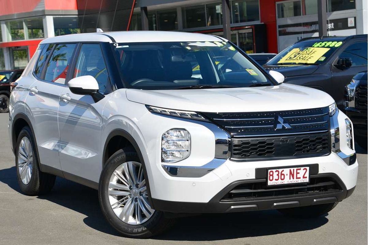2024 Mitsubishi Outlander ES ZM
