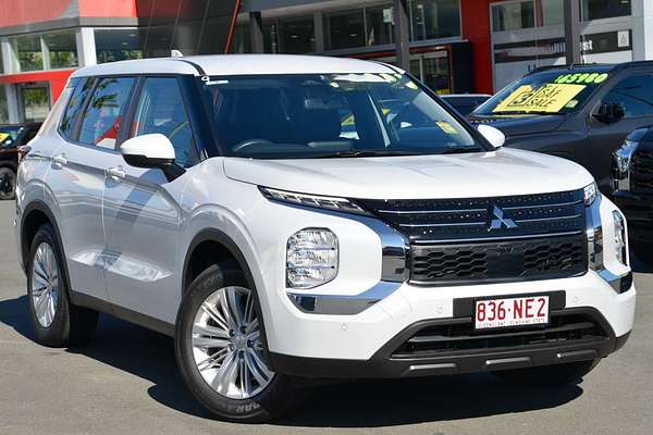 2024 Mitsubishi Outlander ES ZM