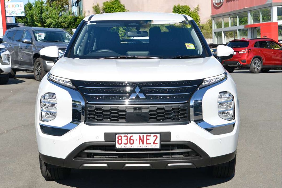 2024 Mitsubishi Outlander ES ZM