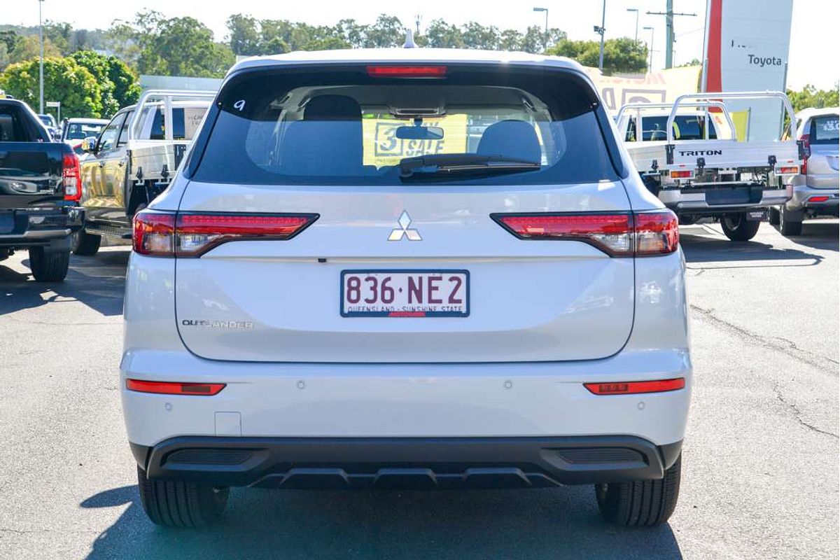 2024 Mitsubishi Outlander ES ZM