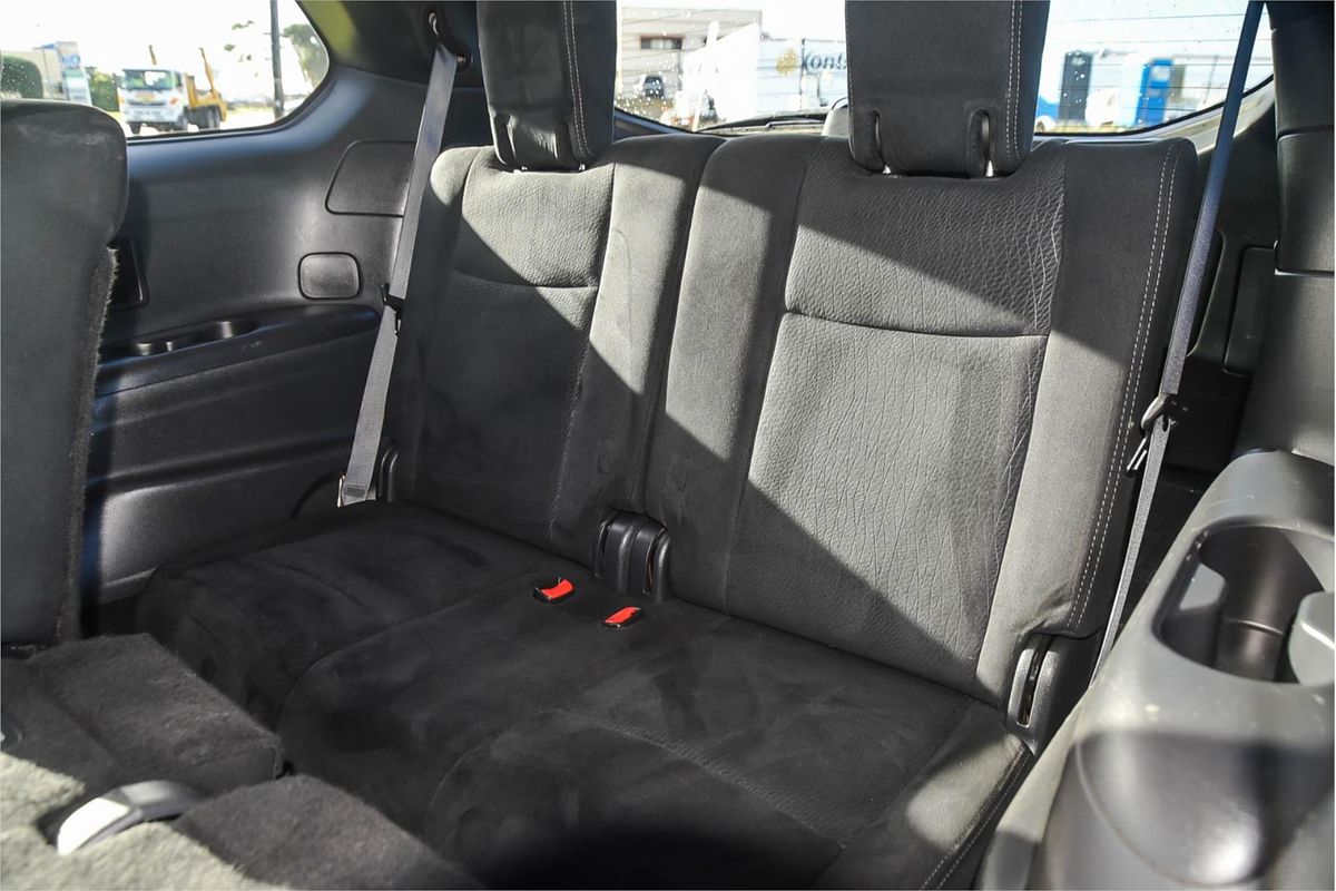 2014 Nissan Pathfinder ST R52