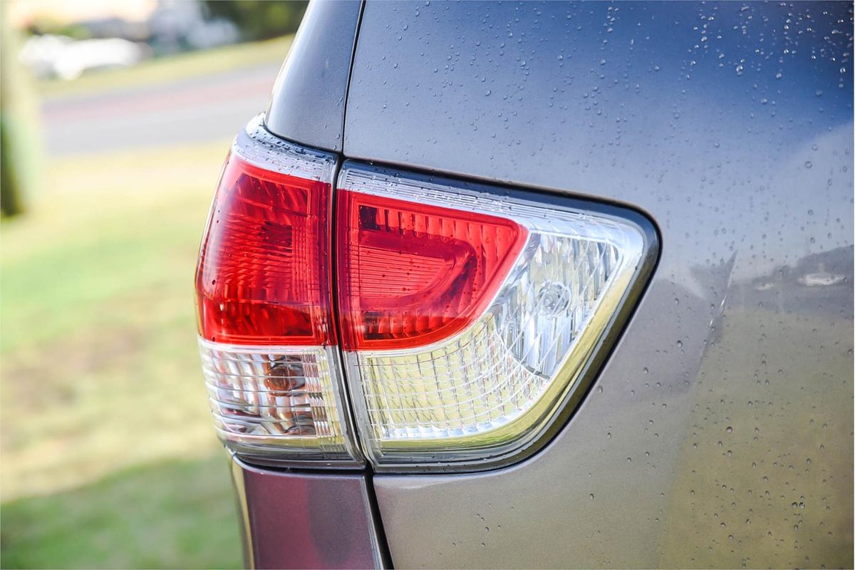 2014 Nissan Pathfinder ST R52