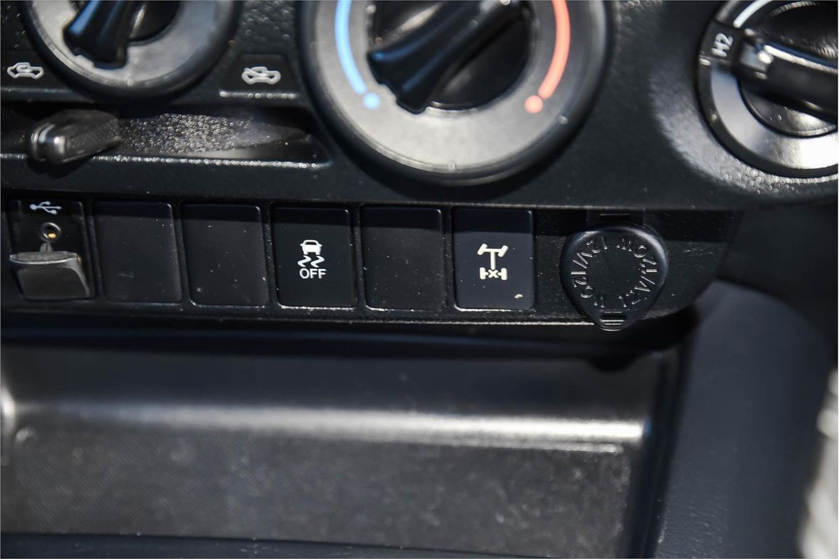 2018 Toyota Hilux SR GUN126R 4X4
