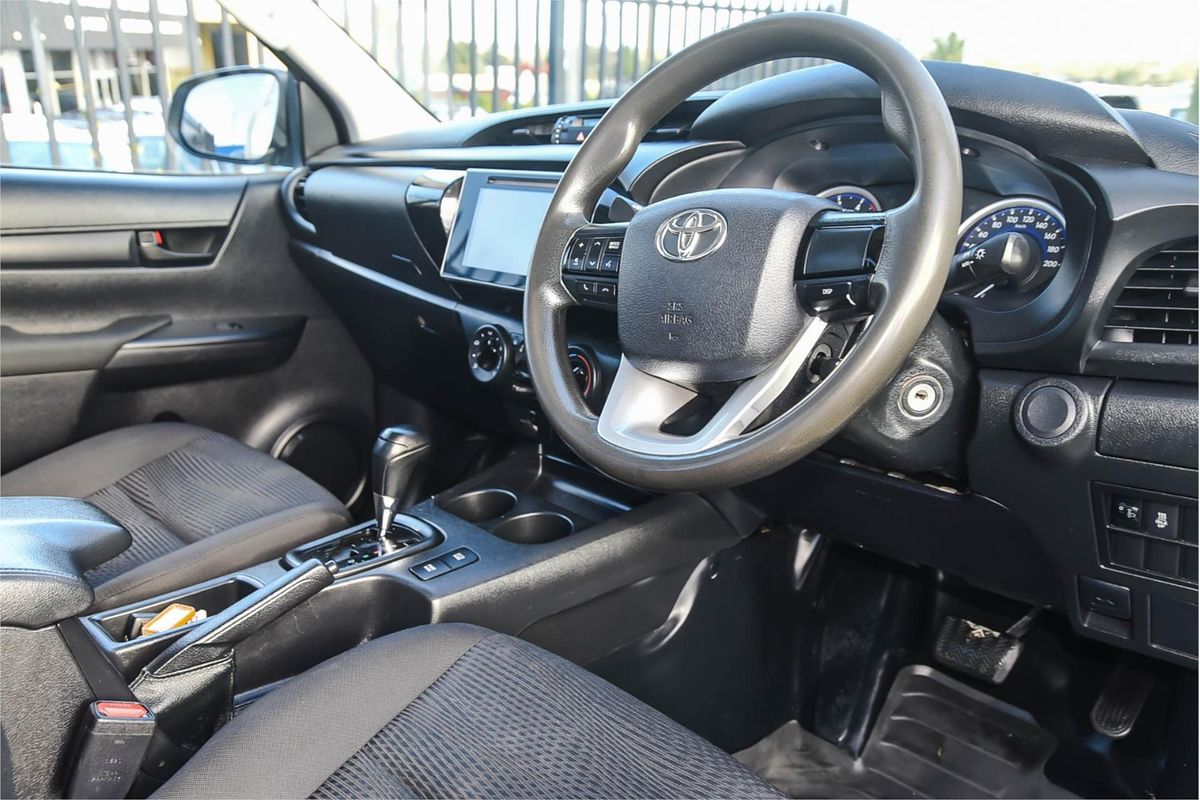 2018 Toyota Hilux SR GUN126R 4X4
