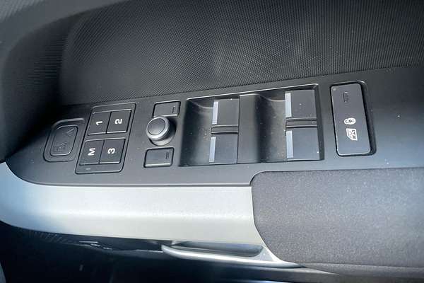 2020 Land Rover Defender 110 D240 First Edition L663