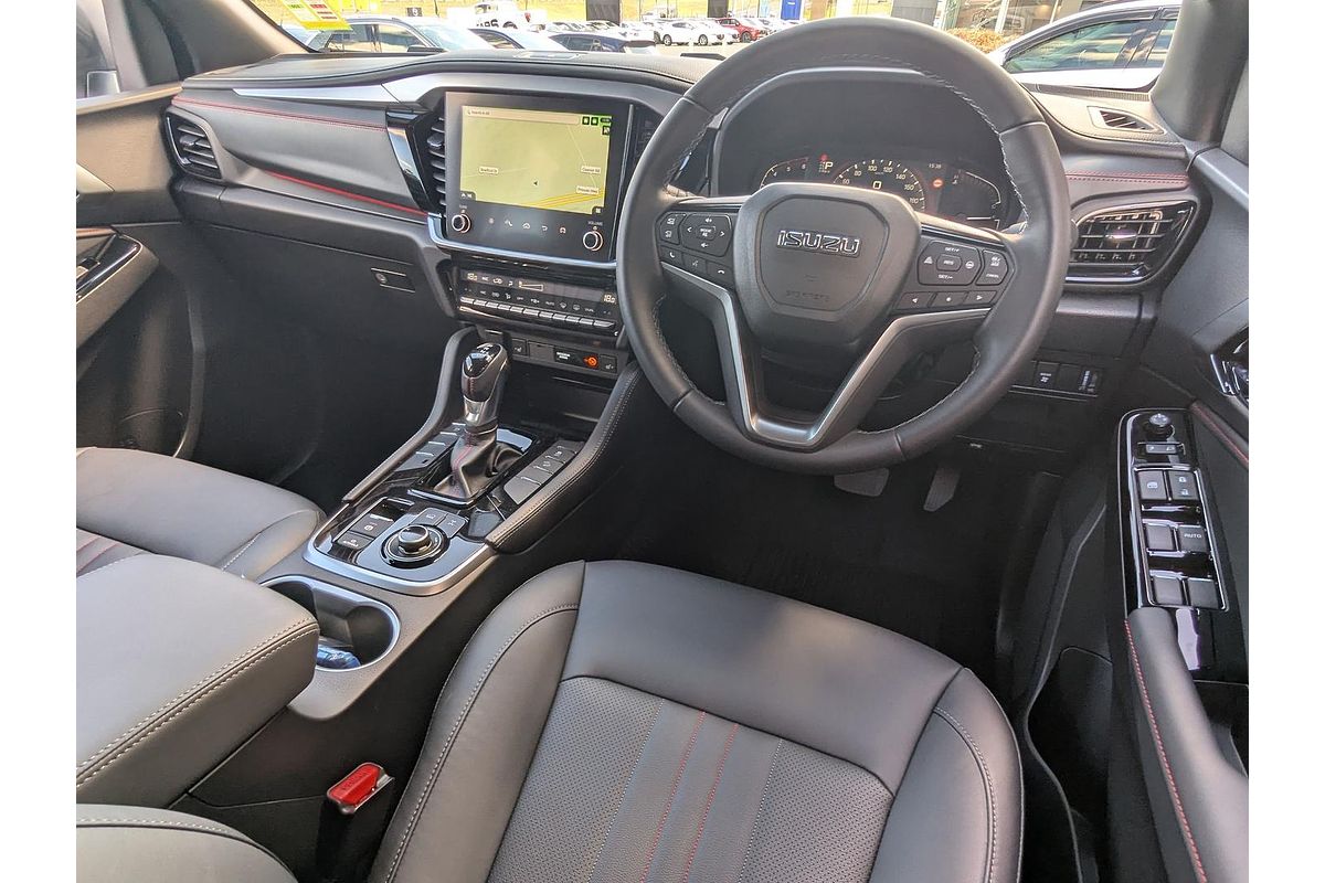 2025 Isuzu MU-X X-TERRAIN