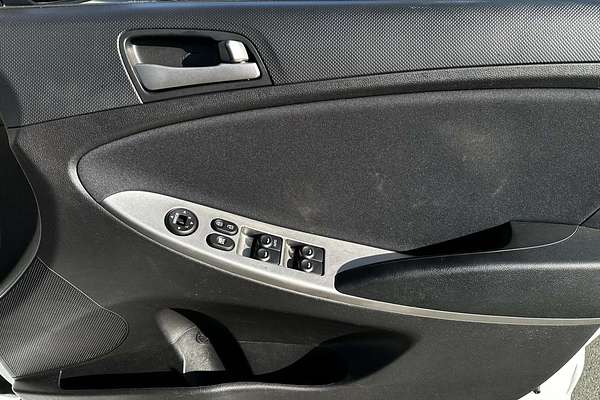 2016 Hyundai Accent Active RB3