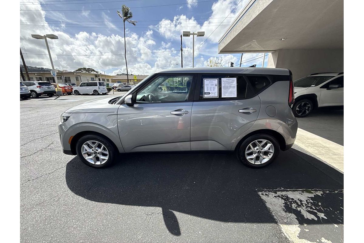 2024 Kia Soul LX