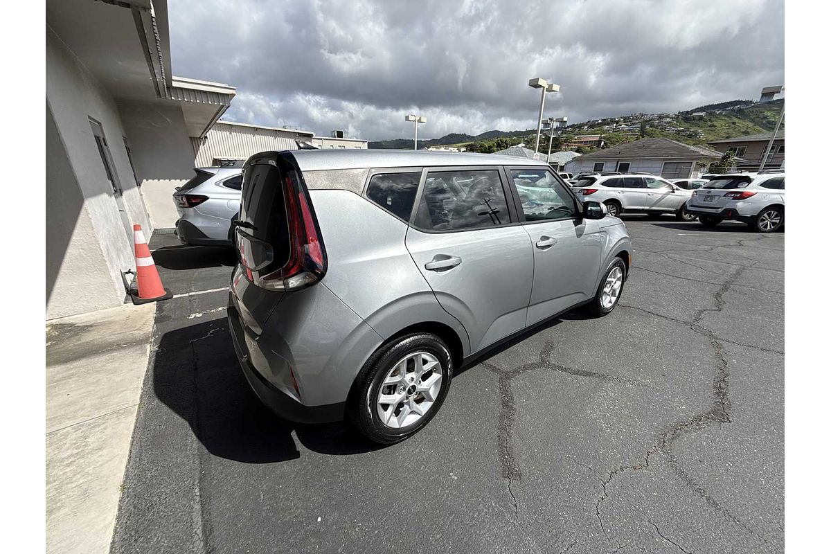 2024 Kia Soul LX