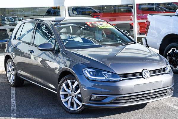 2017 Volkswagen Golf 110TSI Highline 7.5 thumb-0