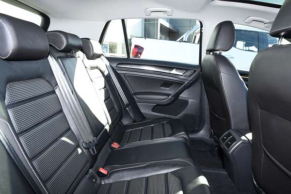 2017 Volkswagen Golf 110TSI Highline 7.5 thumb-8