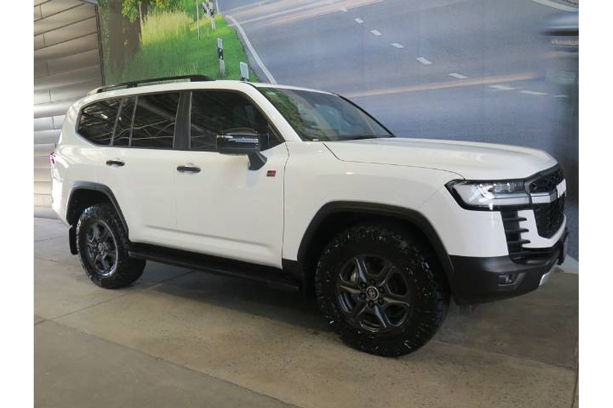2023 Toyota LANDCRUISER FJA300 GR SPORT